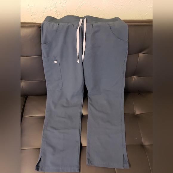 FIGS Women's Medium Petite MP Scrubs Pants color Dark Blue PO#1430 - Picture 4 of 5